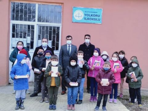 Ziya Öğretmen'den Doğanşehir'e tablet