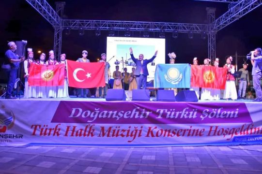 Doğanşehir Türkü Şöleni’ne büyük ilgi