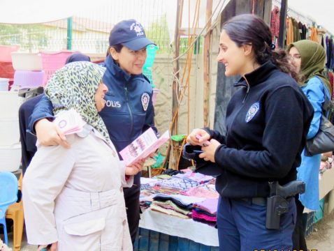 Doğanşehir'de "Kadına El Kalkamaz" Broşürleri Dağıtıldı