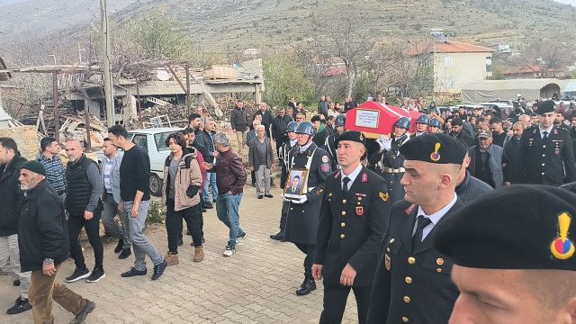 Kalp krizi sonucu vefat eden Uzman Çavuş Doğanşehir'de son yolculuğuna uğurlandı