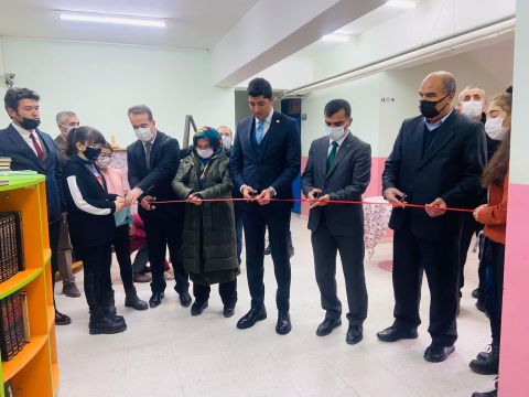 Doğanşehir Ortaokulu, kütüphane ve bilim atölyesini açtı